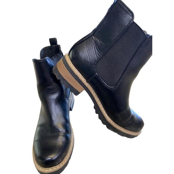 UNIVERSAL THREAD FAUX LEATHER ANKLE CHELSEA WOMENS BOOTS BLACK SZ 6 NEW - Picture 2 of 9